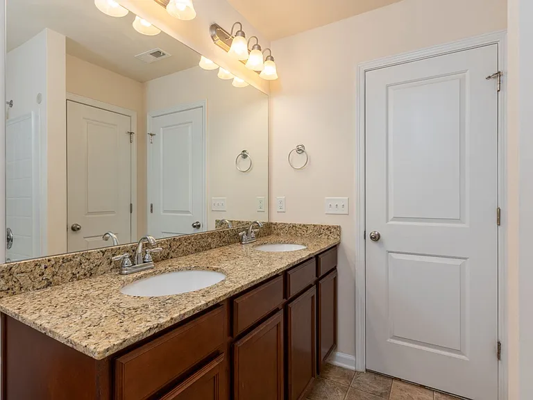 330 Gracemount Ln — Photo 25