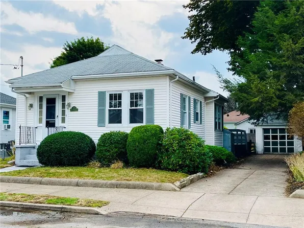 67 1st St, Pawtucket, RI 02861