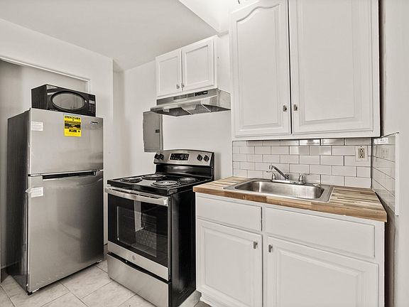 5th image of 5-4230 Chestnut St #5