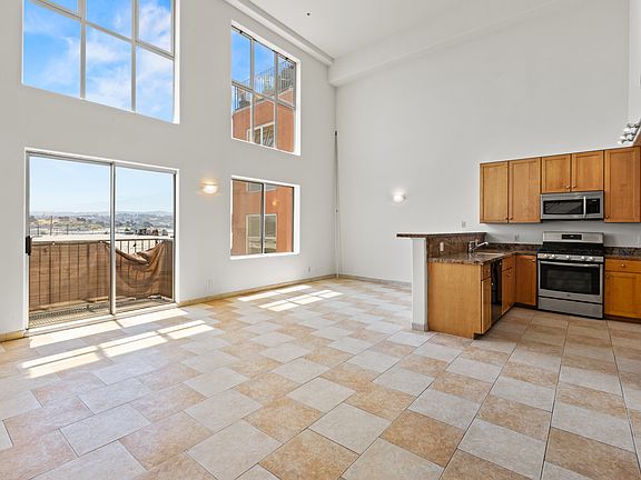 3rd image of 2021 26th St Unit 102