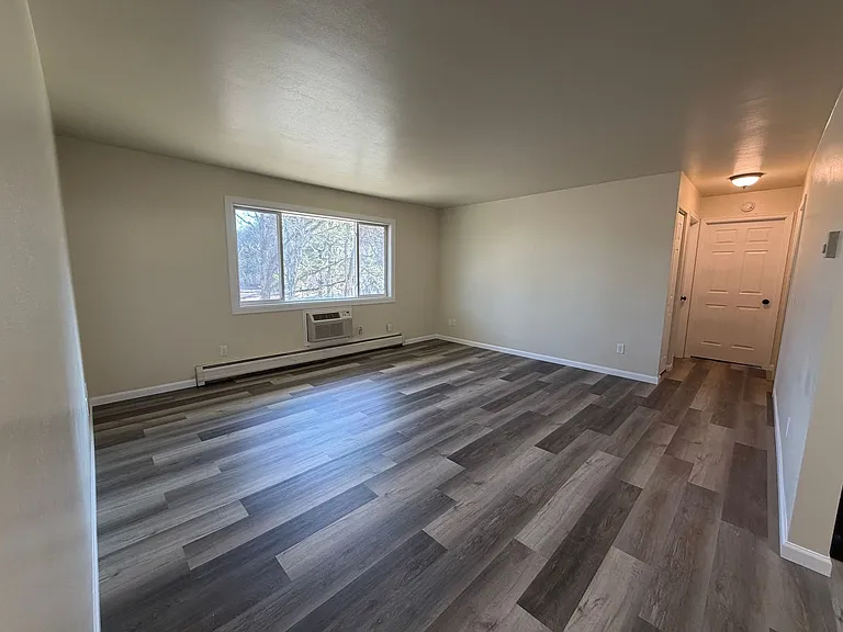 2740 Maple Dr — Photo 8