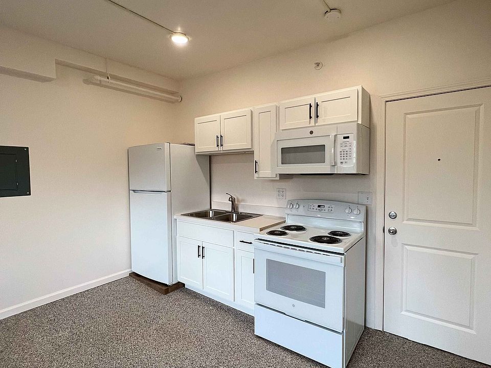 1st image of 509 Wyckoff Rd #9