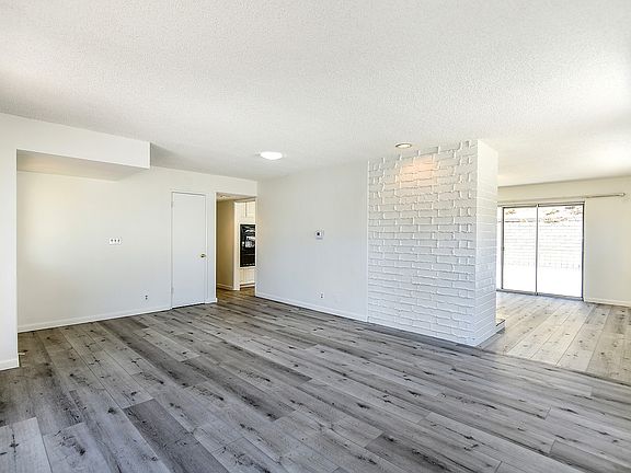 5th image of 931 Metro Dr