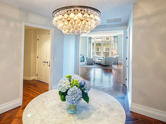 4th image of 2150 Broadway APT 9B