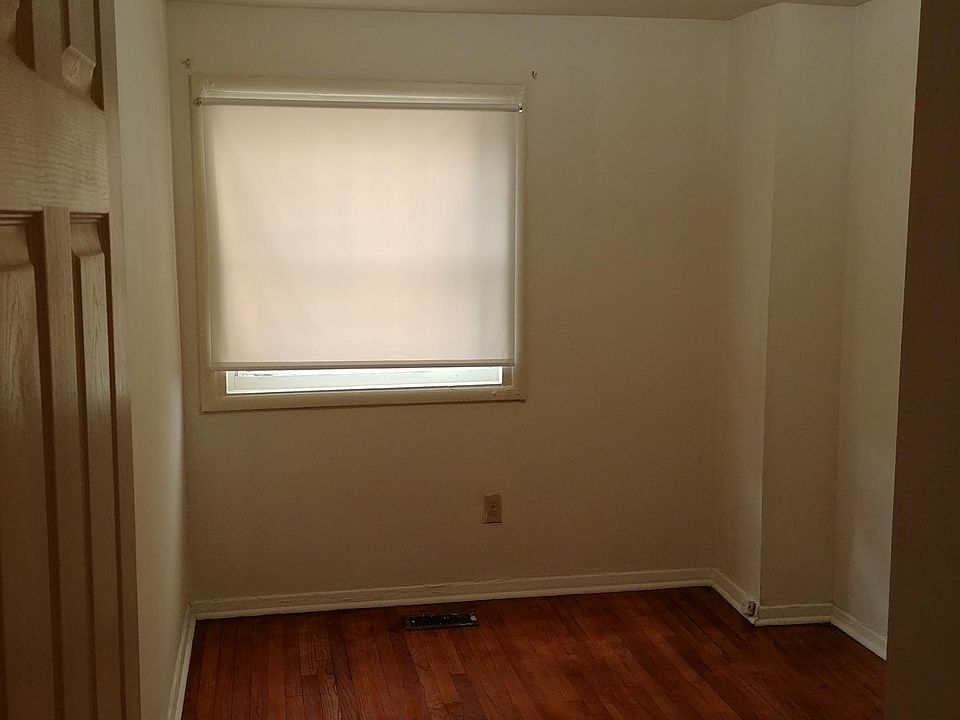 Bedroom rear
