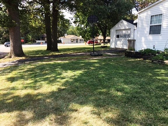 4th image of 610 N Kennedy Dr