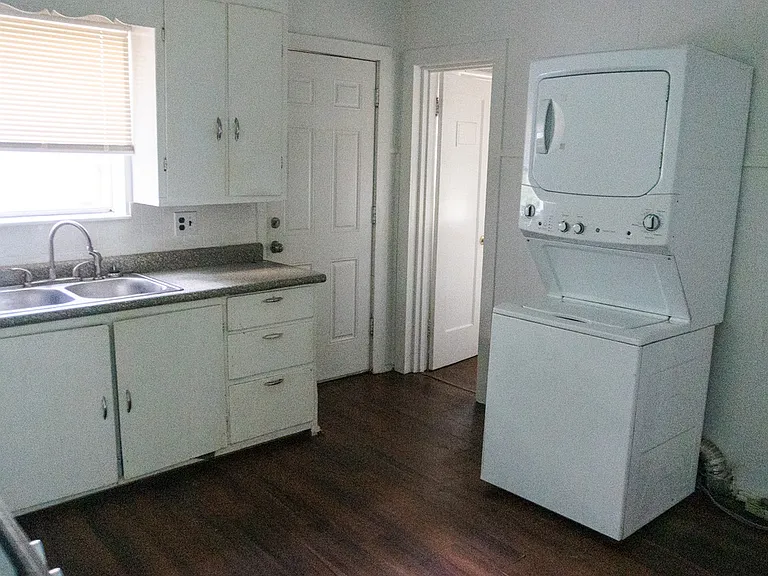 431 E Woodard St #101 — Photo 8