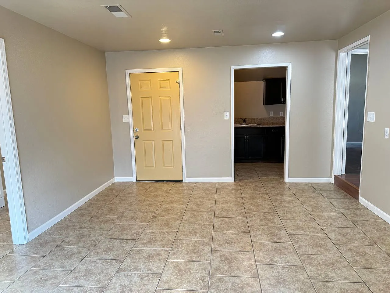 509 North Valencia Boulevard - C — Photo 2