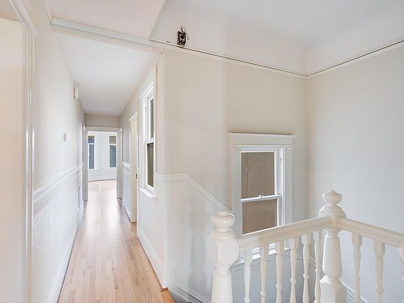 4th image of 2625 Hyde St