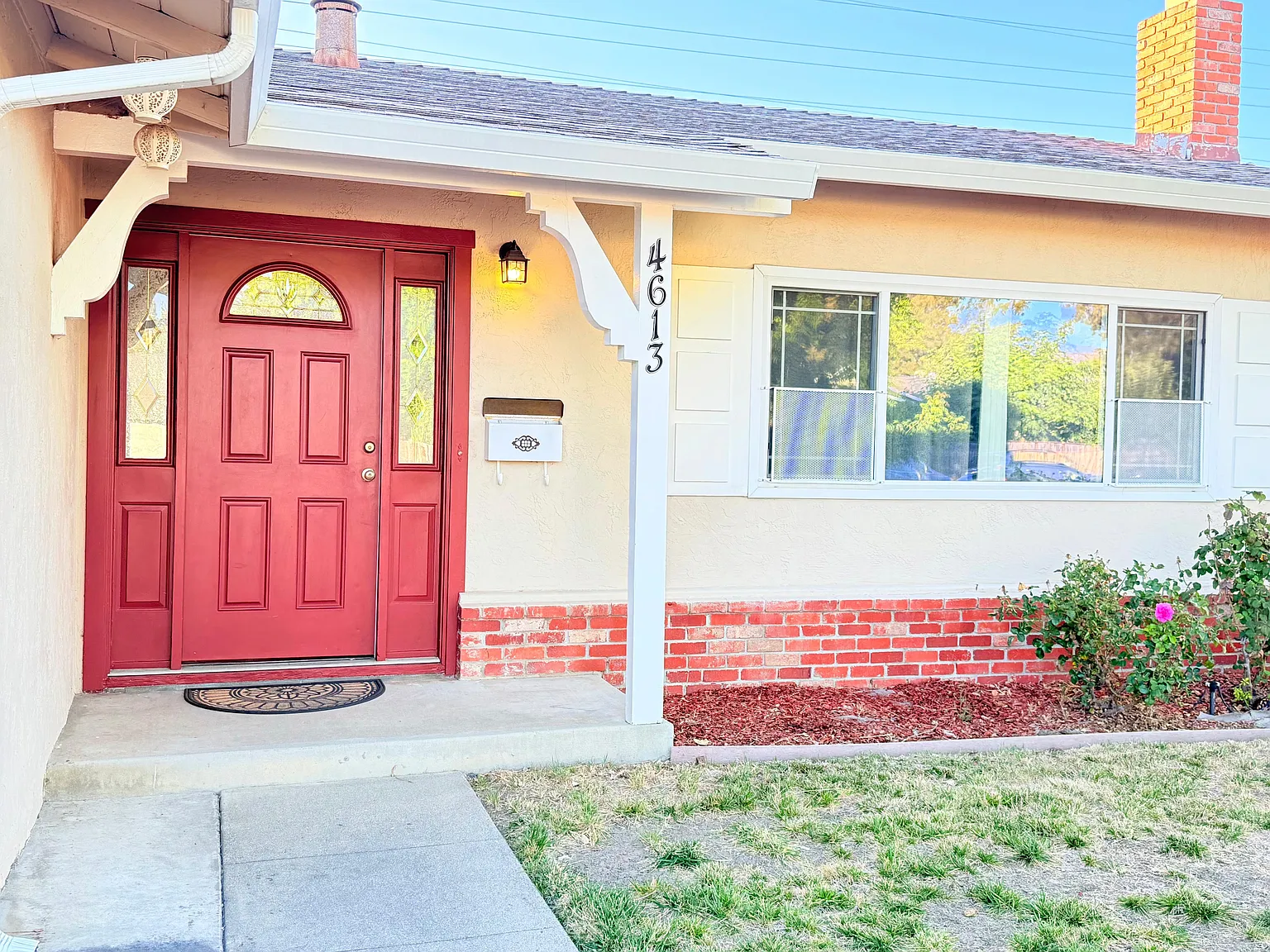 4 bed, 1412 sqft, $4,950 — Photo 2