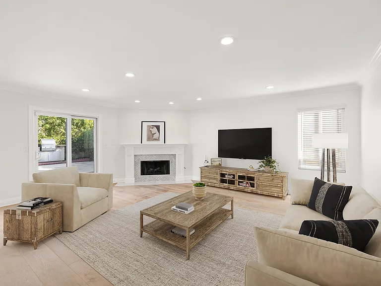 5442 Alfonso Dr — Photo 10