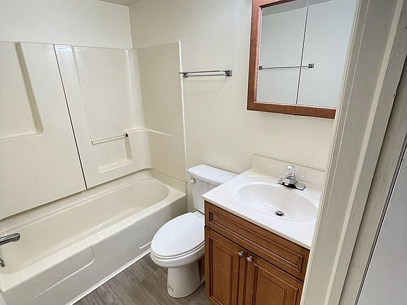 4th image of 2350 Turbot Ave #4