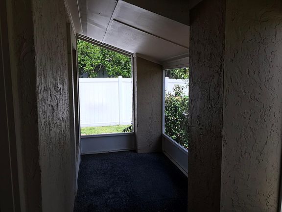 4th image of 16204 Pebblebrook Dr