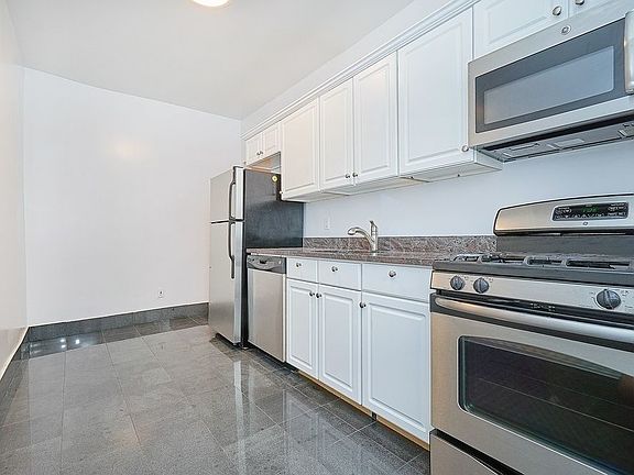 2nd image of 31 Ocean Pkwy APT 1L