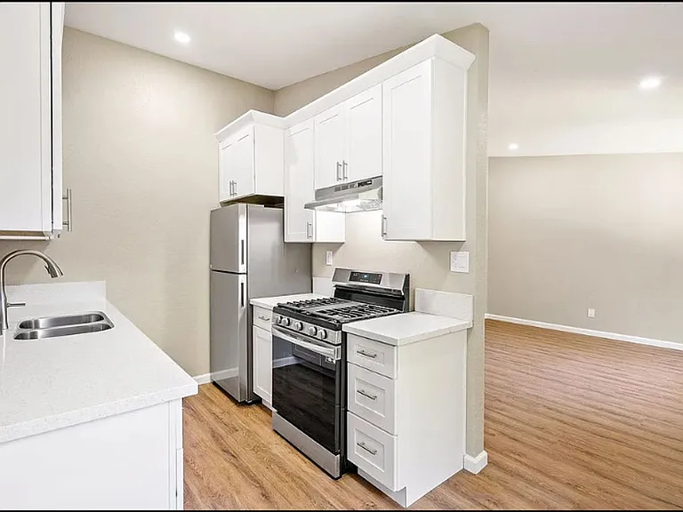 7437 Santa Ysabel Ave — Photo 2