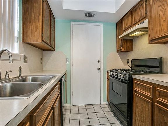 5th image of 1501 Peachtree Valley Dr