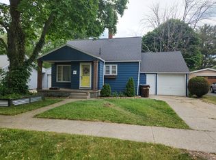 937 Waverly Ave, Grand Haven, MI 49417