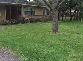 503 Laura St, Edna, TX 77957