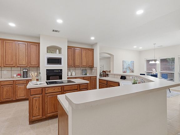 4th image of 13515 BLUFFTON PARK