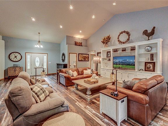 3rd image of 10532 Nyla Ln SE