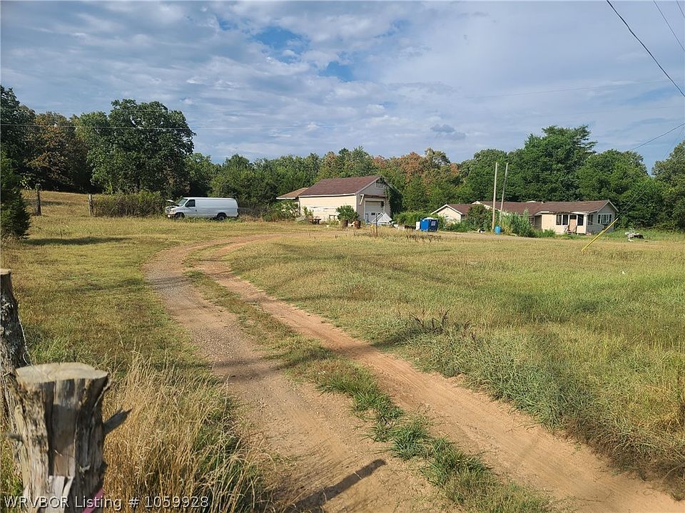 2nd image of 7713 E Possum Hollow Rd