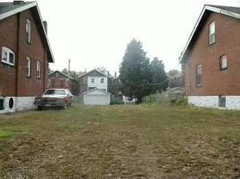4836 Lee Ave photo 1