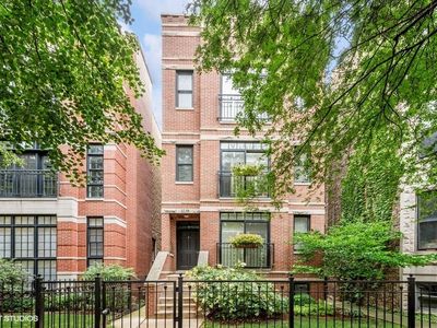 3238 N Kenmore Ave APT 3, Chicago, IL, 60657