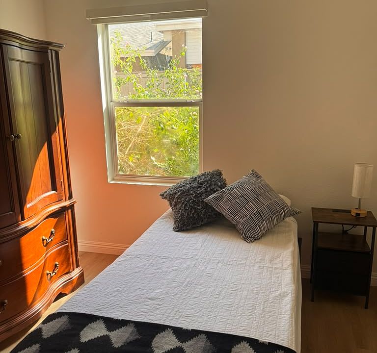 1st image of 735 Blake Rd #2