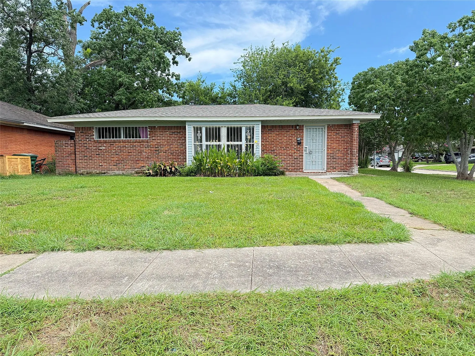 3 bed, 2.0 bath, 1291 sqft, $1,750 — Photo 3