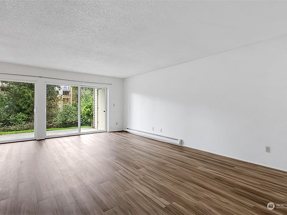 5th image of 321 Bellevue Way SE #102