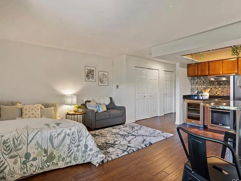 1260 York St #510 — Photo 6