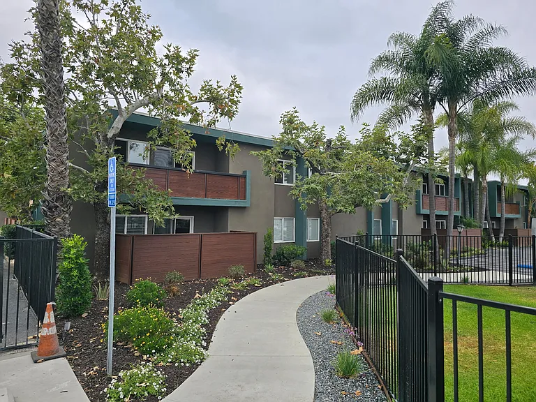 Serra Grove Apartments — Photo 11