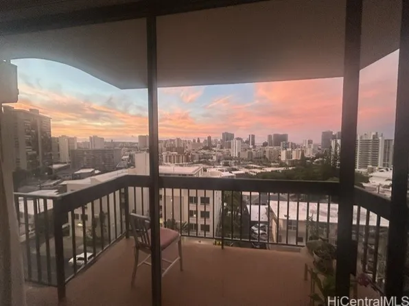 1560 Thurston Ave APT 704, Honolulu, HI 96822