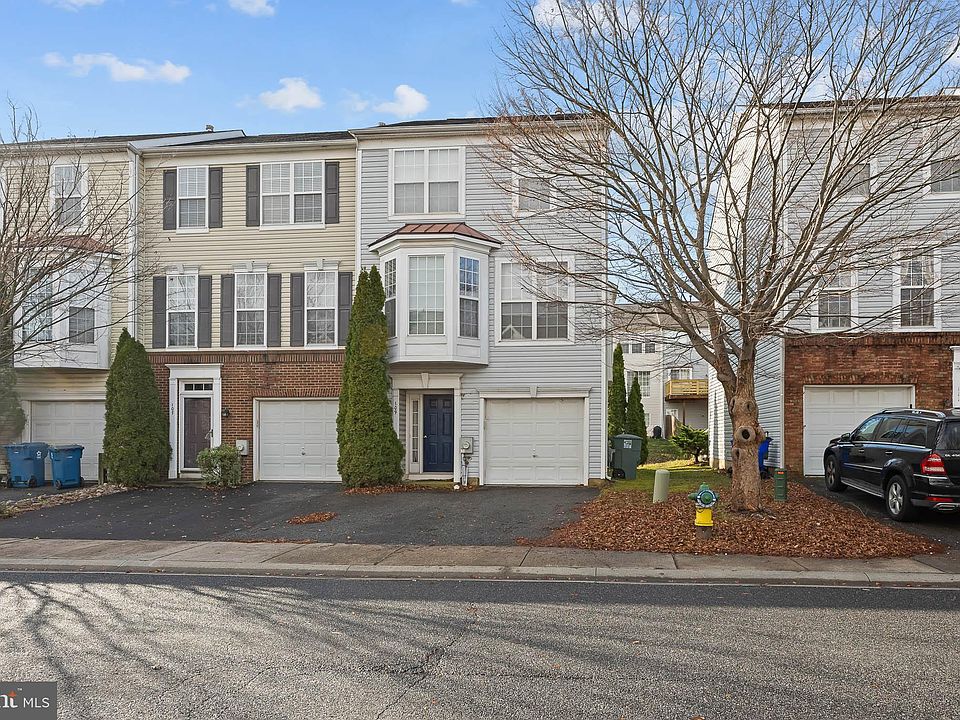 1st image of 109 Creekmont Ct