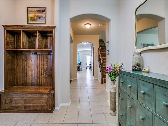 3rd image of 1309 Hidden Valley Dr