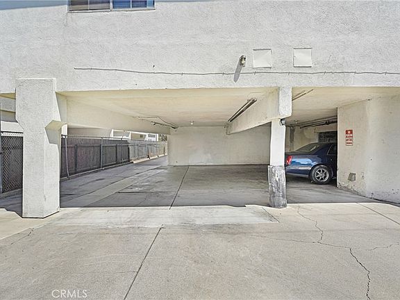 5th image of 4522 Saint Charles Pl