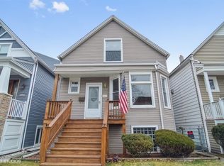 3655 N Sacramento Ave, Chicago, IL 60618