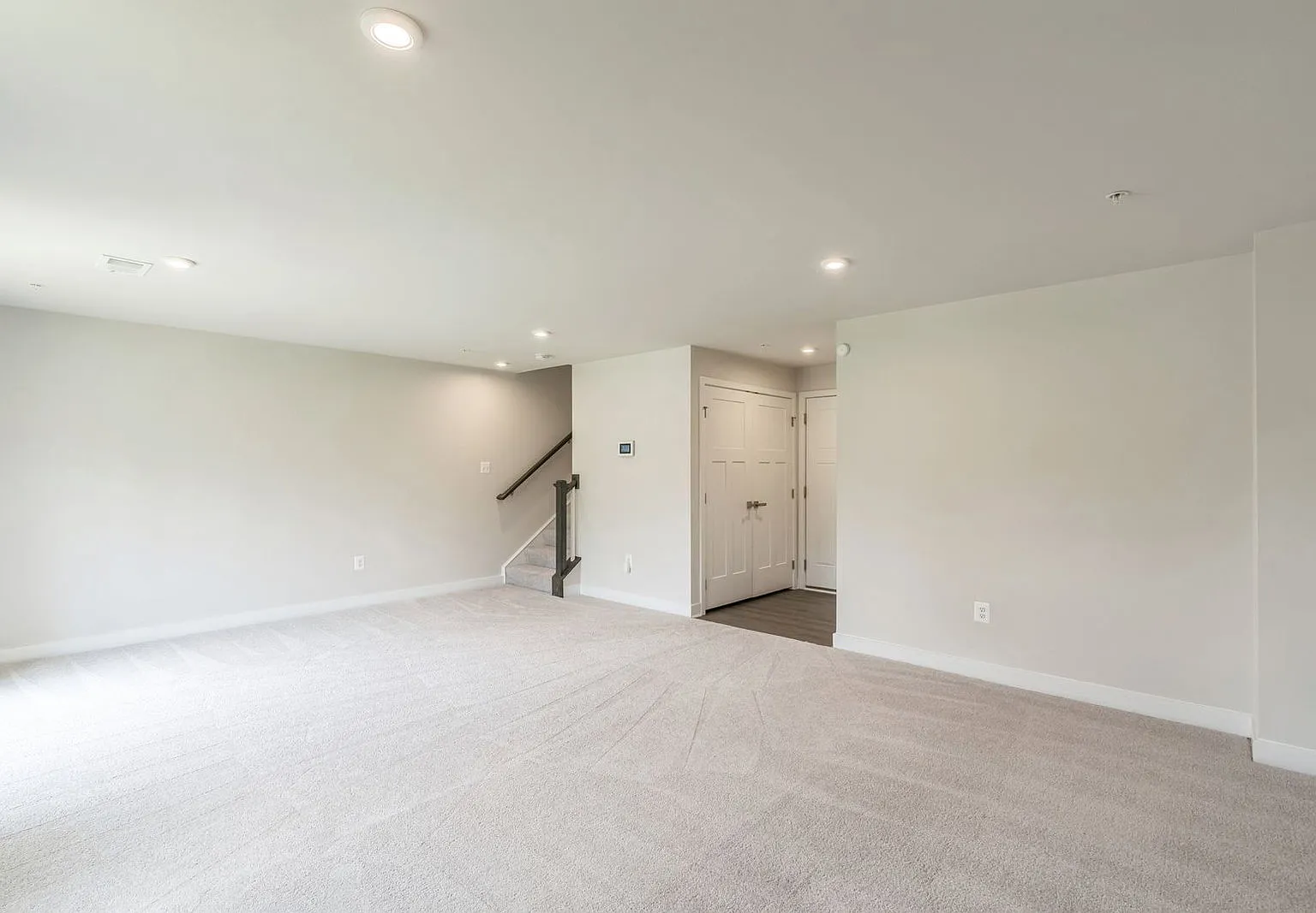 3 bed, 4.0 bath, 2350 sqft, $3,420 — Photo 4