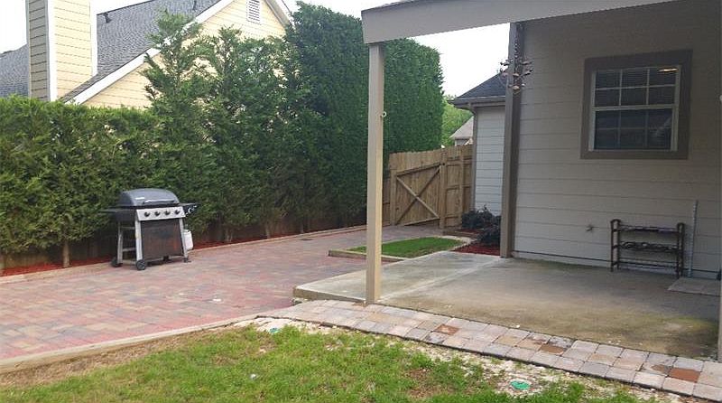 2nd image of 142 Summer Crest Pl SW