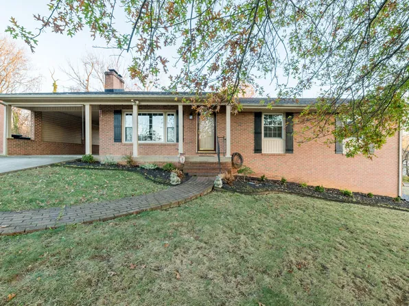 24 Ridgewood Dr, Troutville, VA 24175