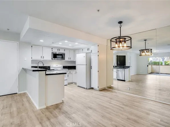 158 S Cross Creek Rd Unit B, Orange, CA 92869