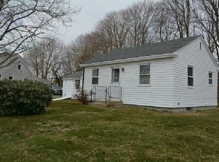1 Oakview Ter, Middletown, RI 02842