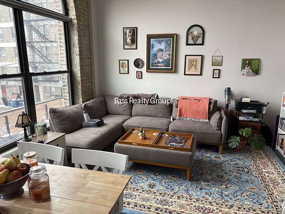 1st image of 5021 N Kenmore Ave #208