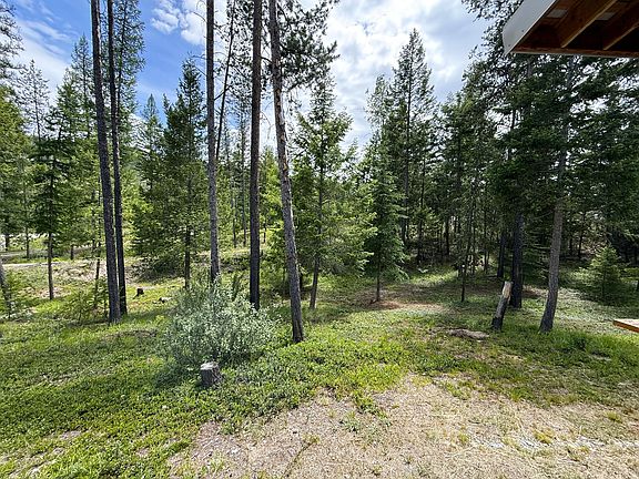 3rd image of 2 Hazel Ln