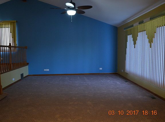 3rd image of 17W317 Forestview Dr