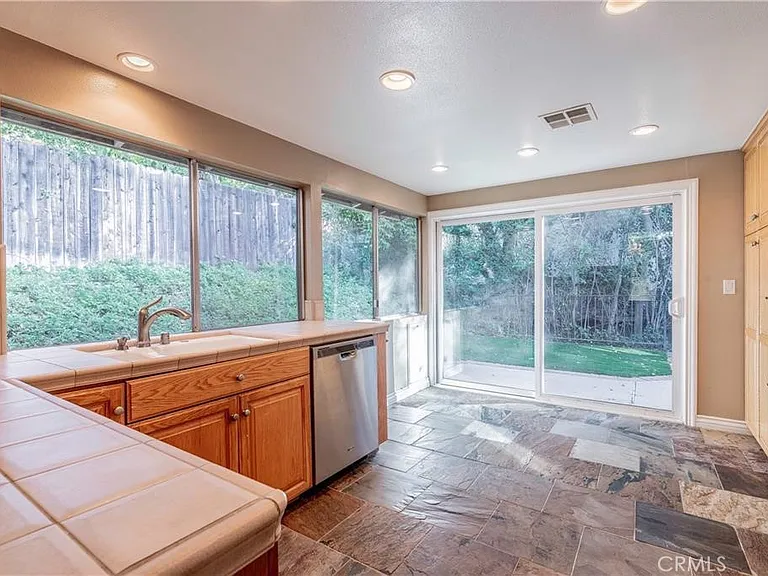 22840 Sparrowdell Dr — Photo 5
