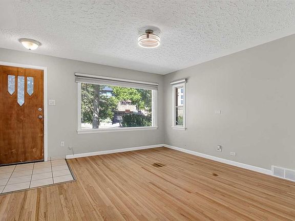 3rd image of 1021 N Drury Ave NE