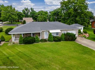 828 W Elm Rd, Radcliff, KY 40160