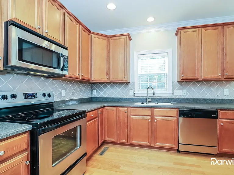 116 Eva Dr — Photo 6