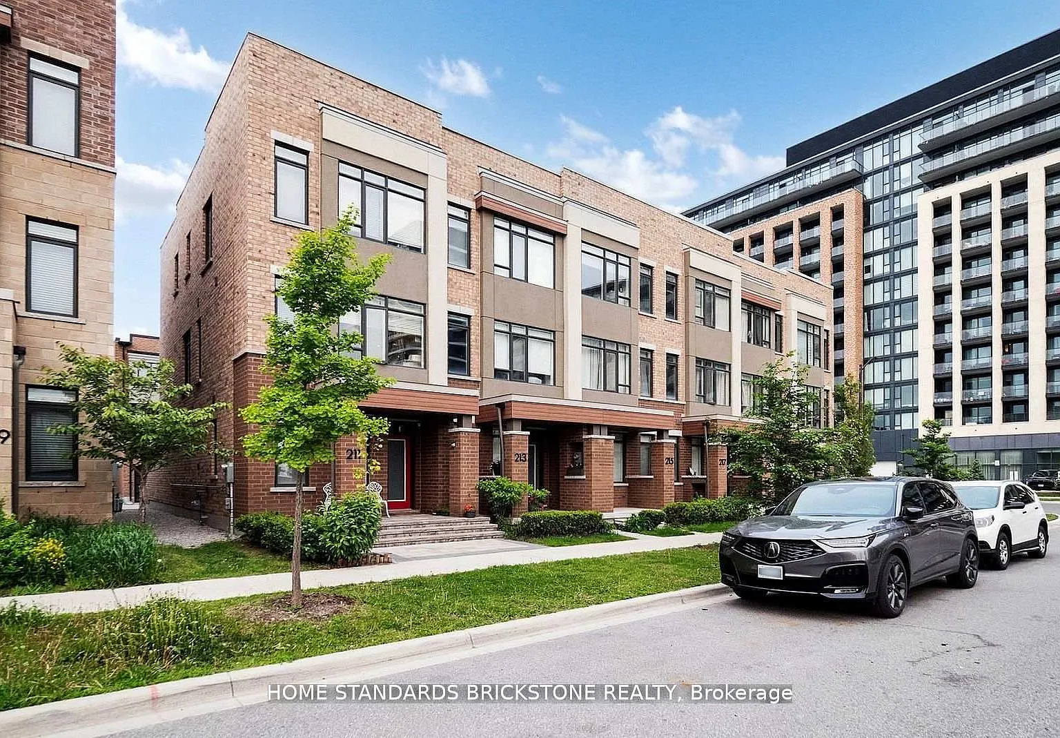 4 bed, $3,450 — Photo 1